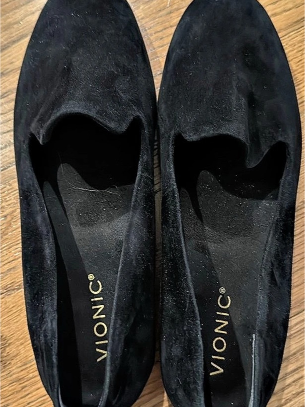 Vionic Willa Slip-On Flat Black Flats
